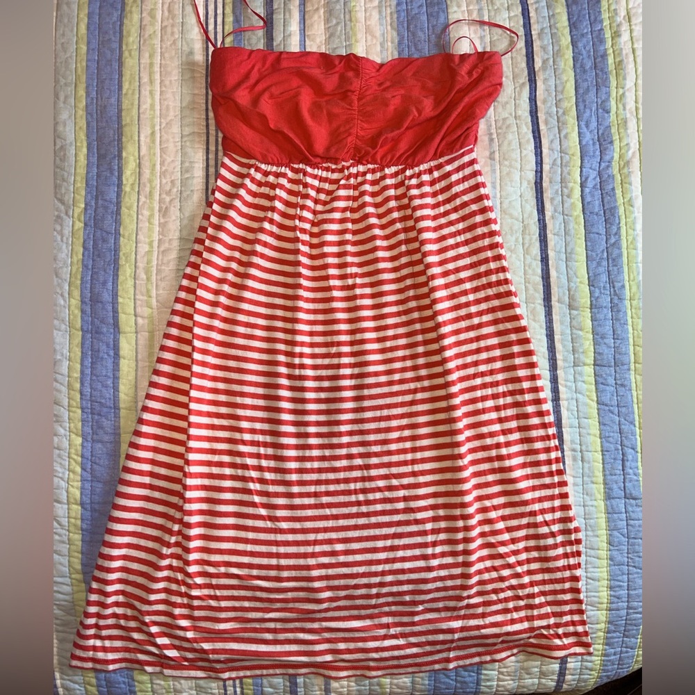Cute little mini dress or a wonderful swim cover up for summer! Barely used.